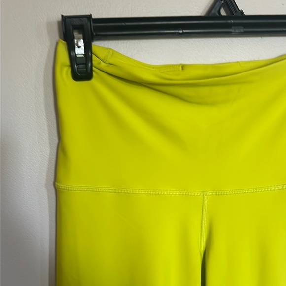 Old Navy Active Bright Yellow Powersoft Leggings - Picture 4 of 6